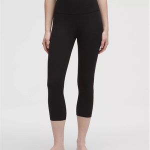 lululemon Align Crop 21" Size 10 Color Black in great condition